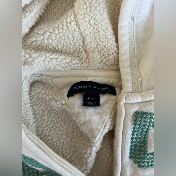 A lot of baby girl clothes , from 0-9 months. Like New - Picture 6 of 8